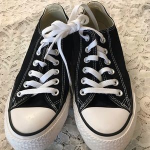 Converse low rise Shoes Mens Size 5